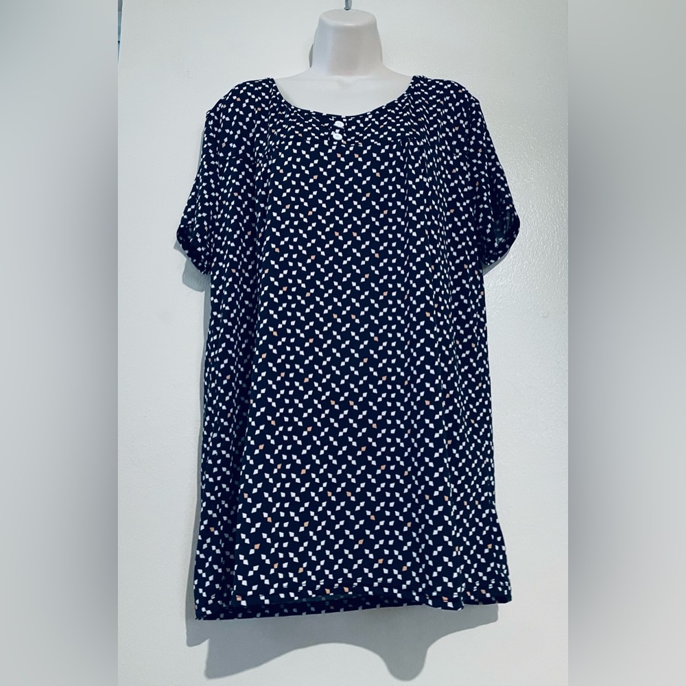 New.Blush Black and White Geometric Blouse.